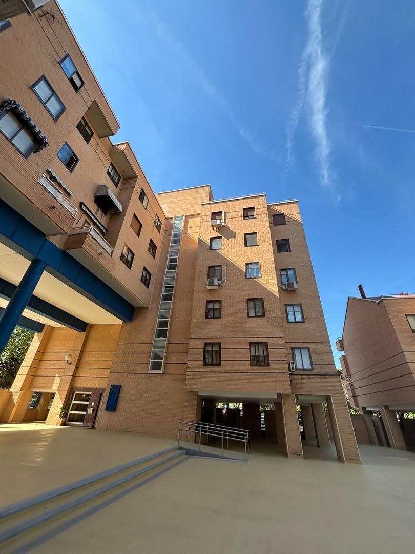Vista exterior de Pis en venda en Móstoles amb Aire condicionat, Calefacció i Terrassa