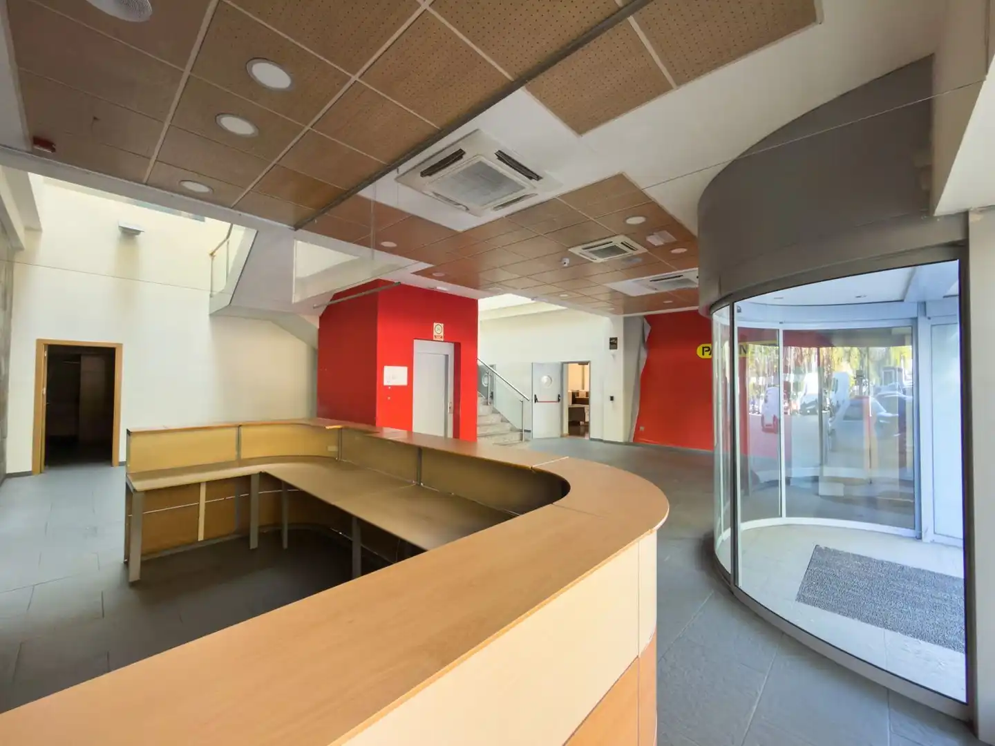 Gemischtgenutztes Gebäude zum Verkauf in Montserrat - Parque Empresarial, imagen 3