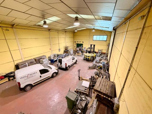 Local comercial en Venta en Yeles