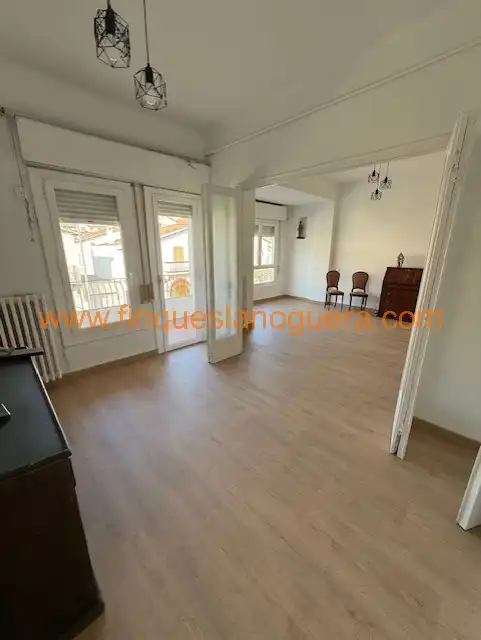 Sala d'estar de Casa o xalet en venda en Balaguer amb Calefacció, Parquet i Terrassa