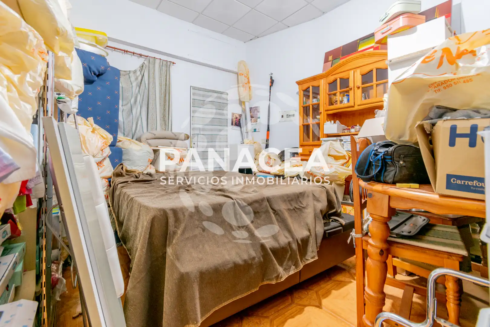 Habitación de Local en venta en Vícar