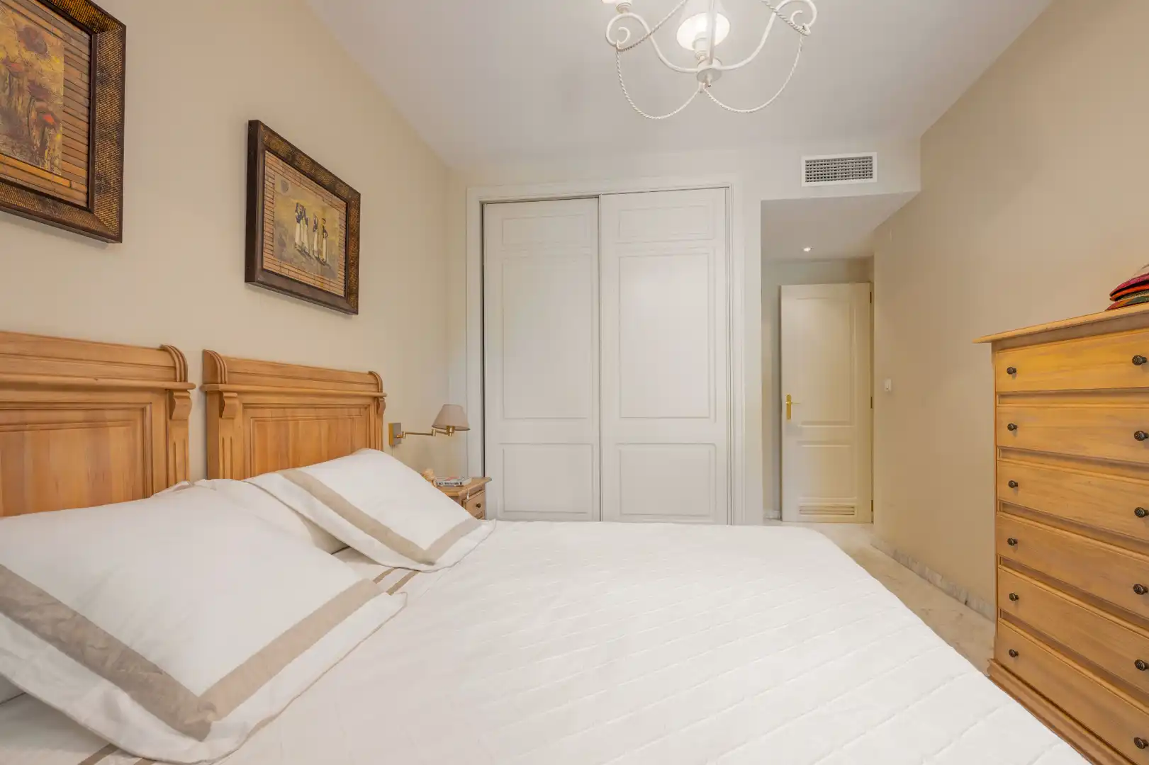 Bedroom of Ground floor for sale in Marbella  with Air Conditioner, Heating and Terrace