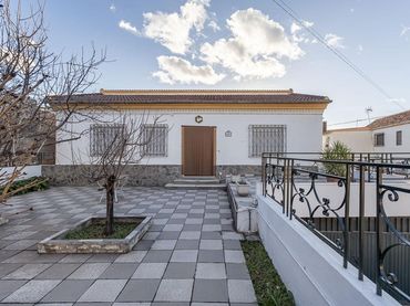 Maison avec jardin à vendre à Calle Granada 57