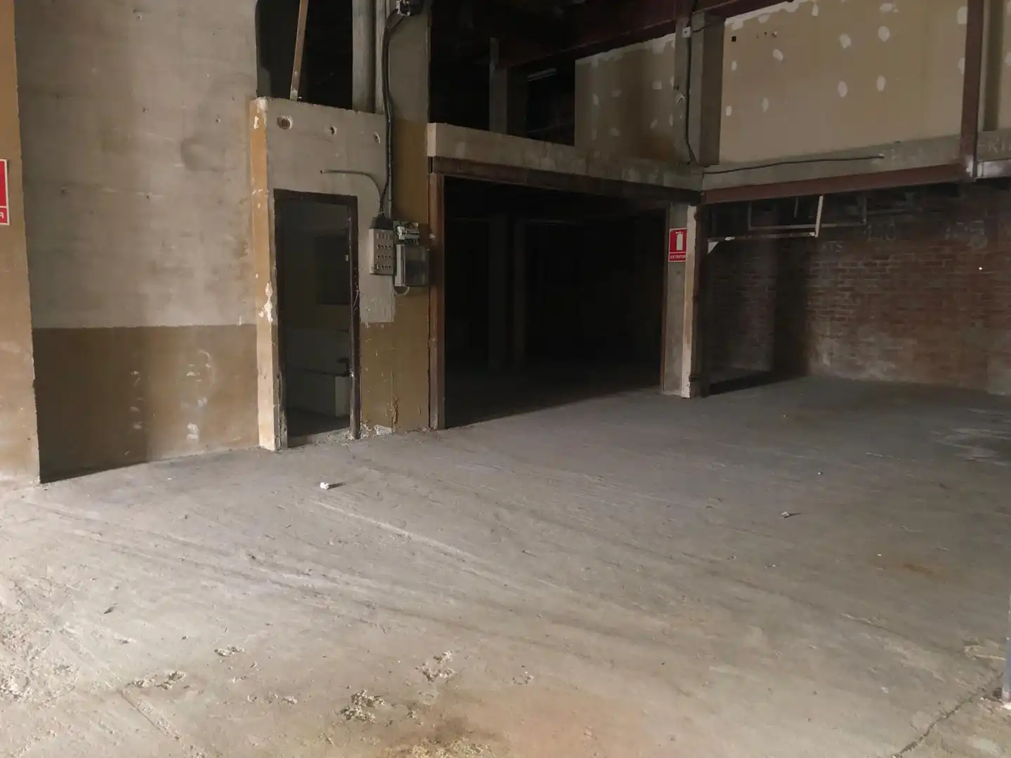 Gewerbefläche zum Verkauf in Carrer Almirall Folch, imagen 4