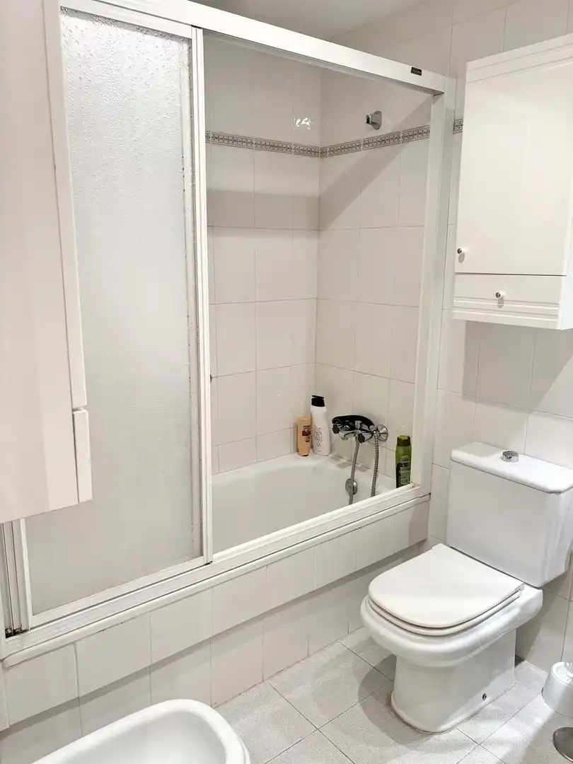 Baño de Piso en venta en Alicante / Alacant con Aire acondicionado, Trastero y Piscina