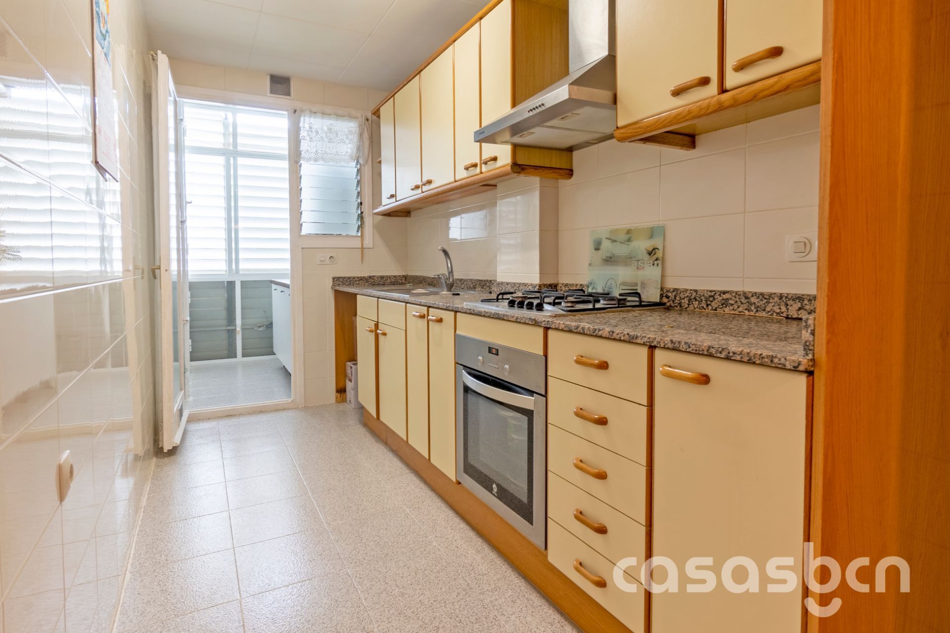 Kitchen of Flat for sale in L'Hospitalet de Llobregat  with Heating