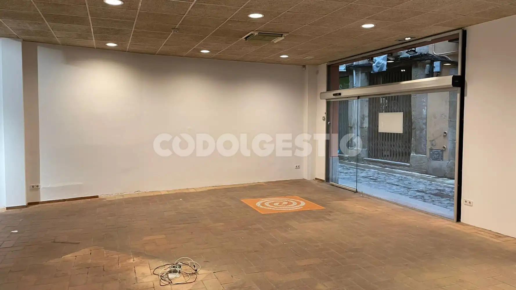 Commercial properties for rent in Cardona, 6, Centre