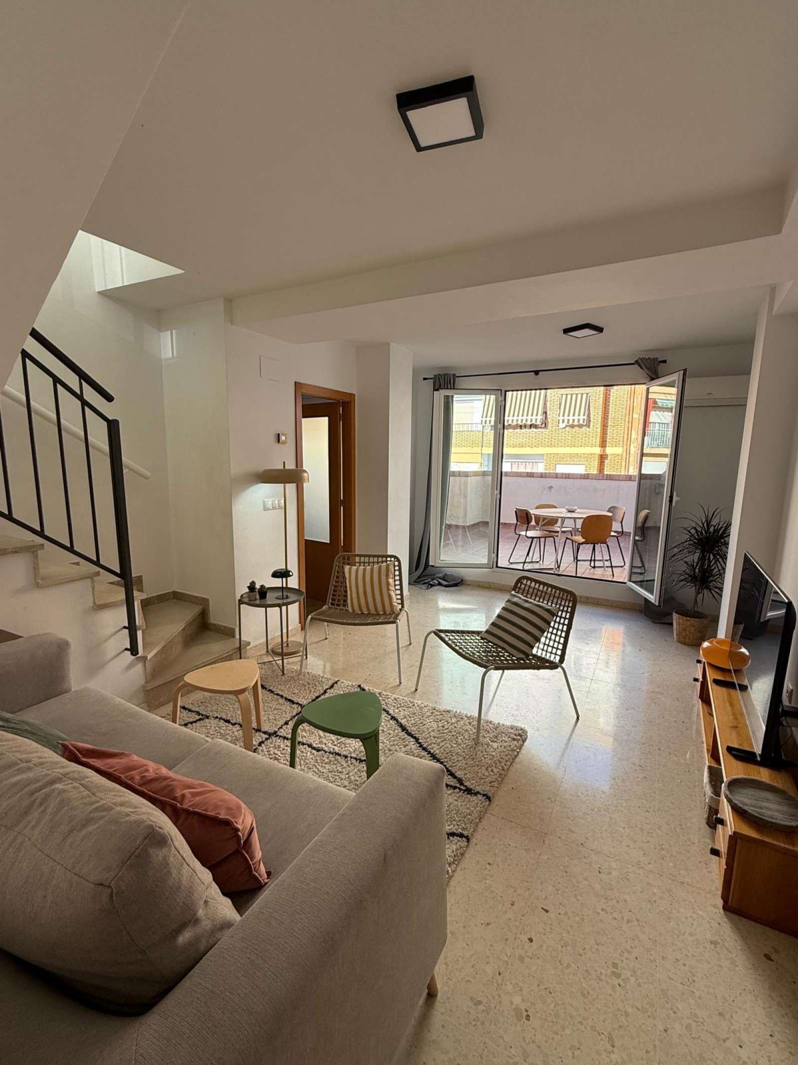 Living room of Apartment to share in  Valencia Capital  with Air Conditioner and Terrace