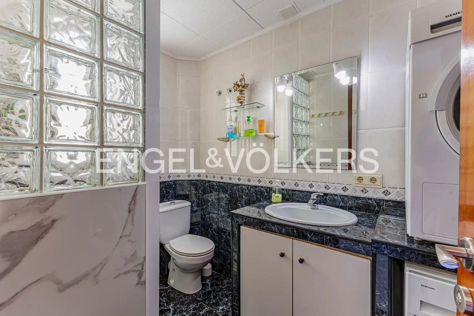 Baño de Casa o chalet en venta en Viladecans con Calefacción, Jardín privado y Terraza