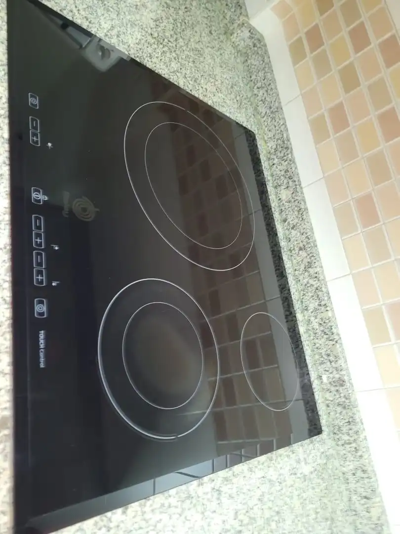 Cuina de Pis de lloguer en Málaga amb Aire condicionat, Terrassa i Piscina