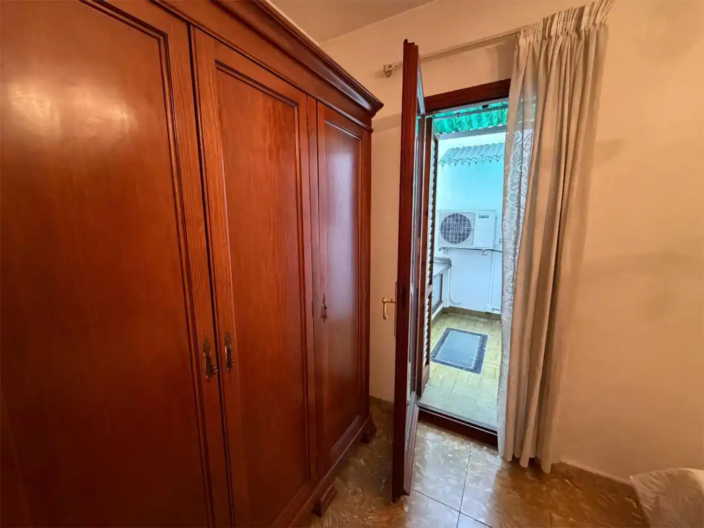 Dormitori de Casa adosada en venda en  Barcelona Capital amb Aire condicionat