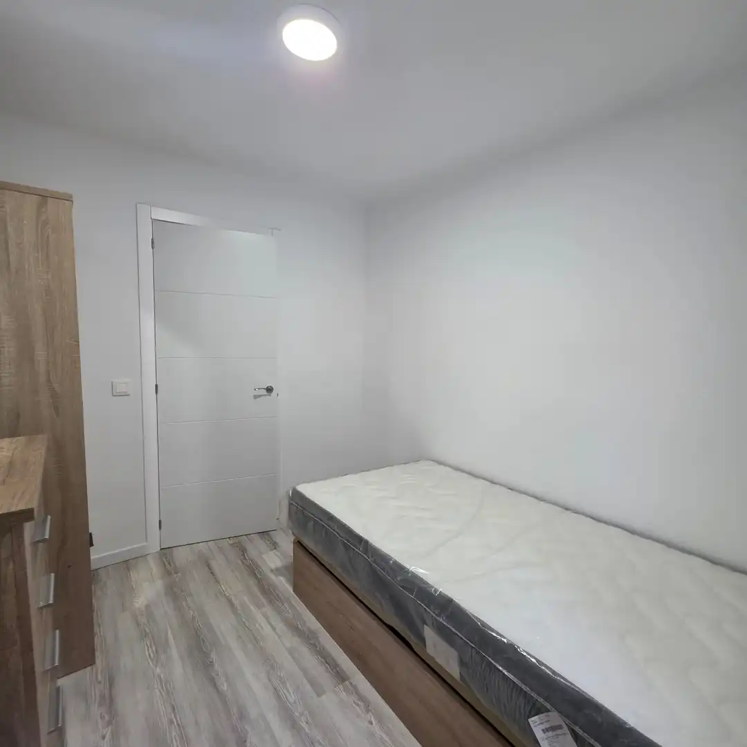 Bedroom of Flat for sale in Madrid  with Heating, Private garden and Furnished