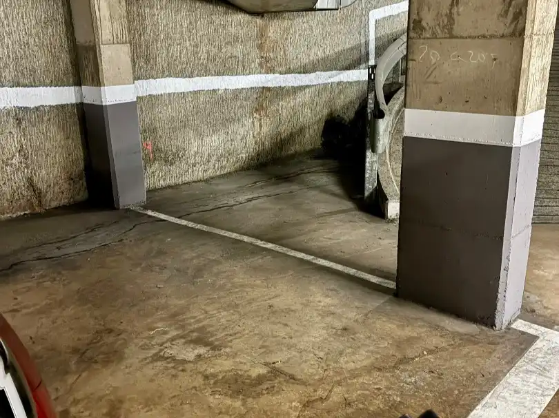 Parkplatz von Garage zum Verkauf in Badalona
