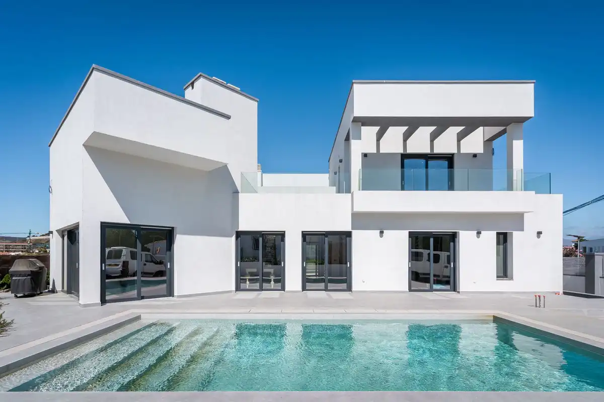 Exterior view of Houses for sale in Estepona  with Air Conditioner, Private garden and Terrace