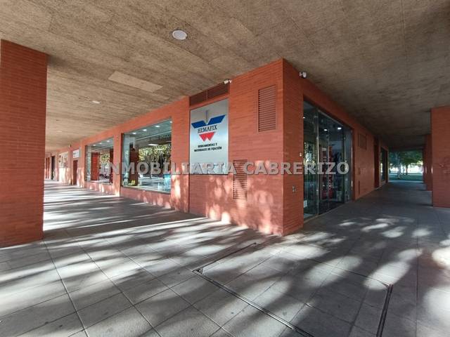 Local comercial en Alquiler en Plaza de la Vendimia en San Adrián