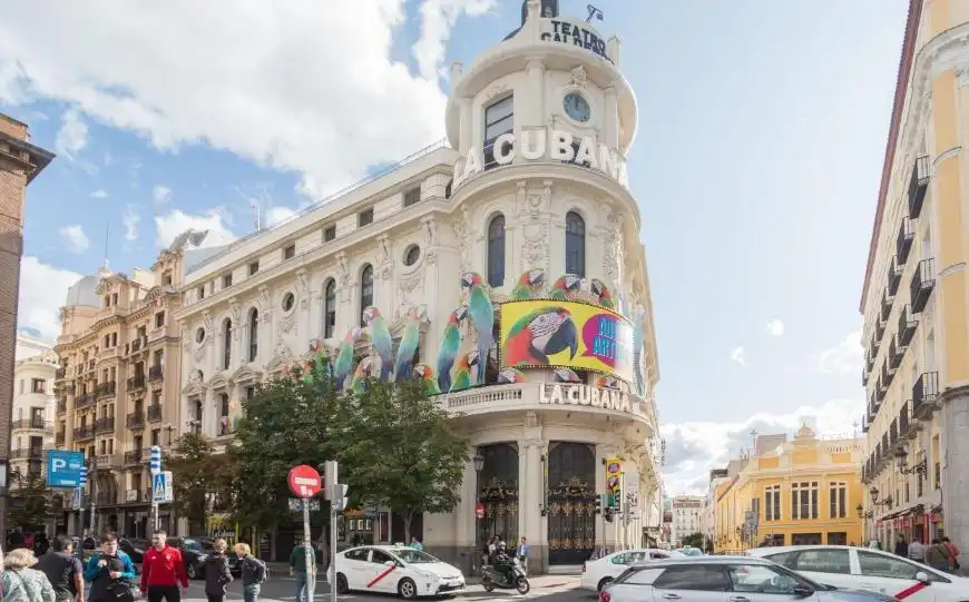 Oficina de lloguer a Plaza JACINTO BENAVENTE, Cortes - Huertas