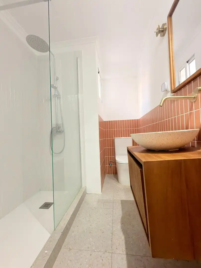 Badezimmer von Erdgeschoss zur Miete in Alicante / Alacant mit Möbliert