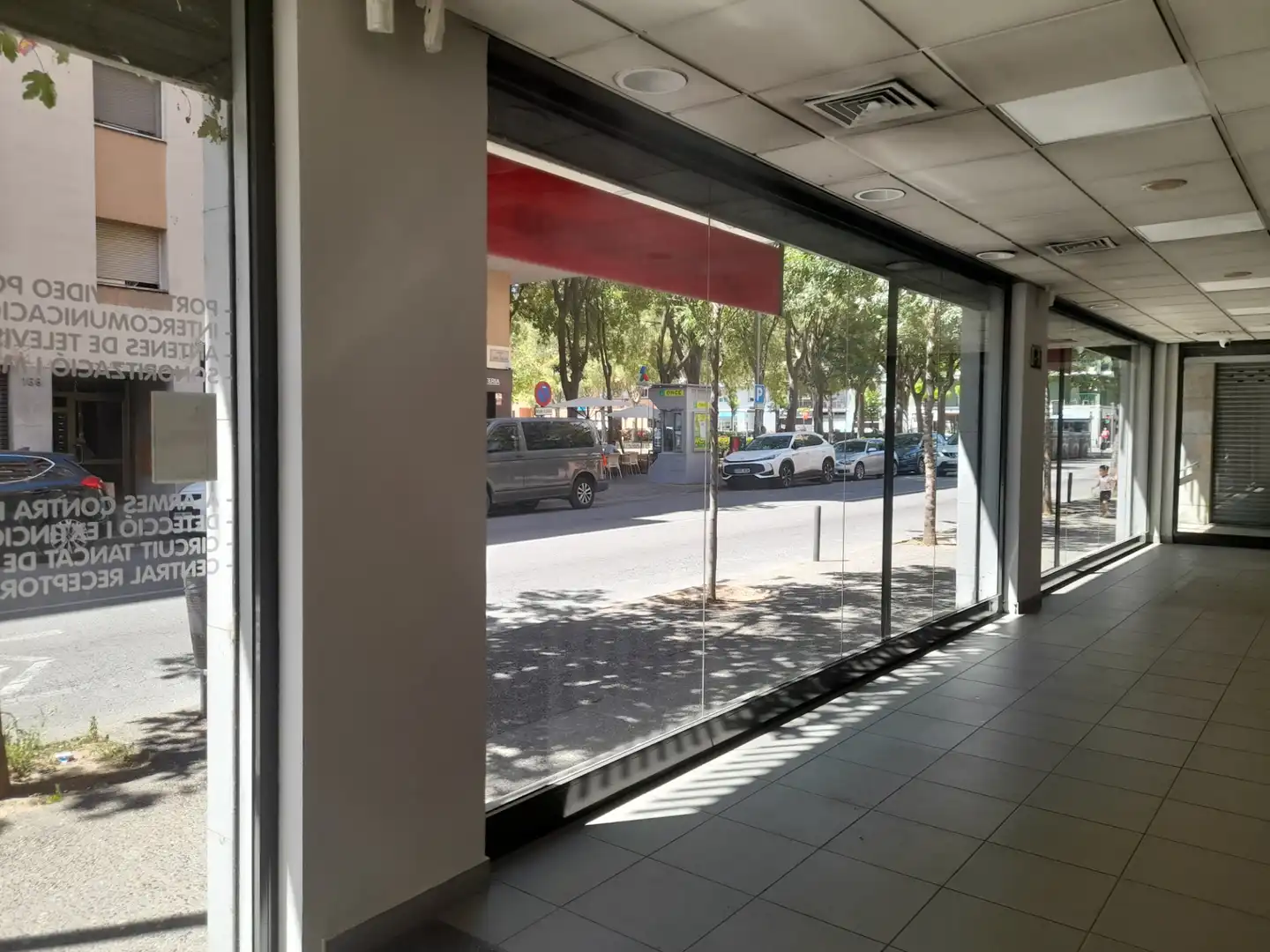 Local comercial en venda a Carrer de Santa Eugènia, imagen 2