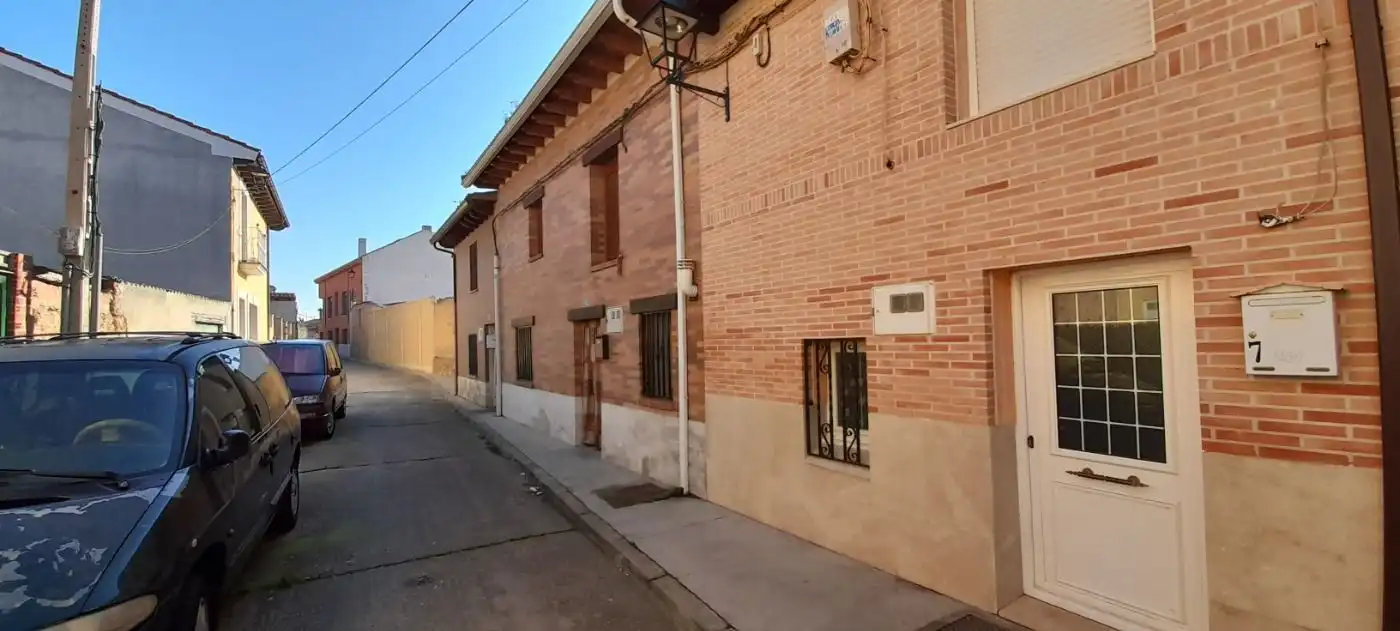 Vista exterior de Residencial en venta en Cigales
