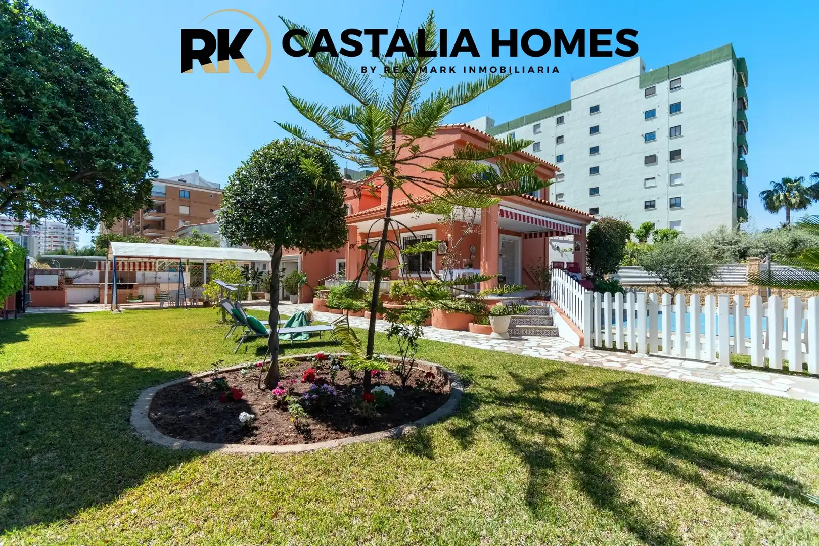 Vista exterior de Casa o chalet en venta en Benicasim / Benicàssim con Calefacción, Jardín privado y Terraza