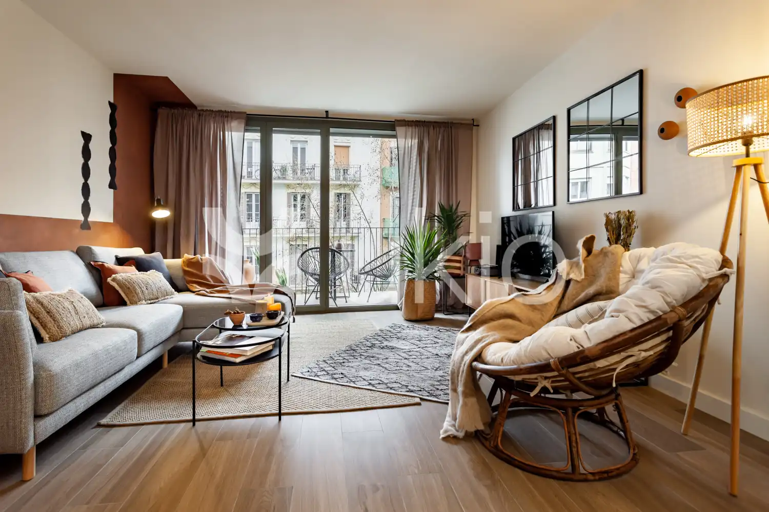 Apartamento con terraza en alquiler en Carrer de Rocafort, imagen 3