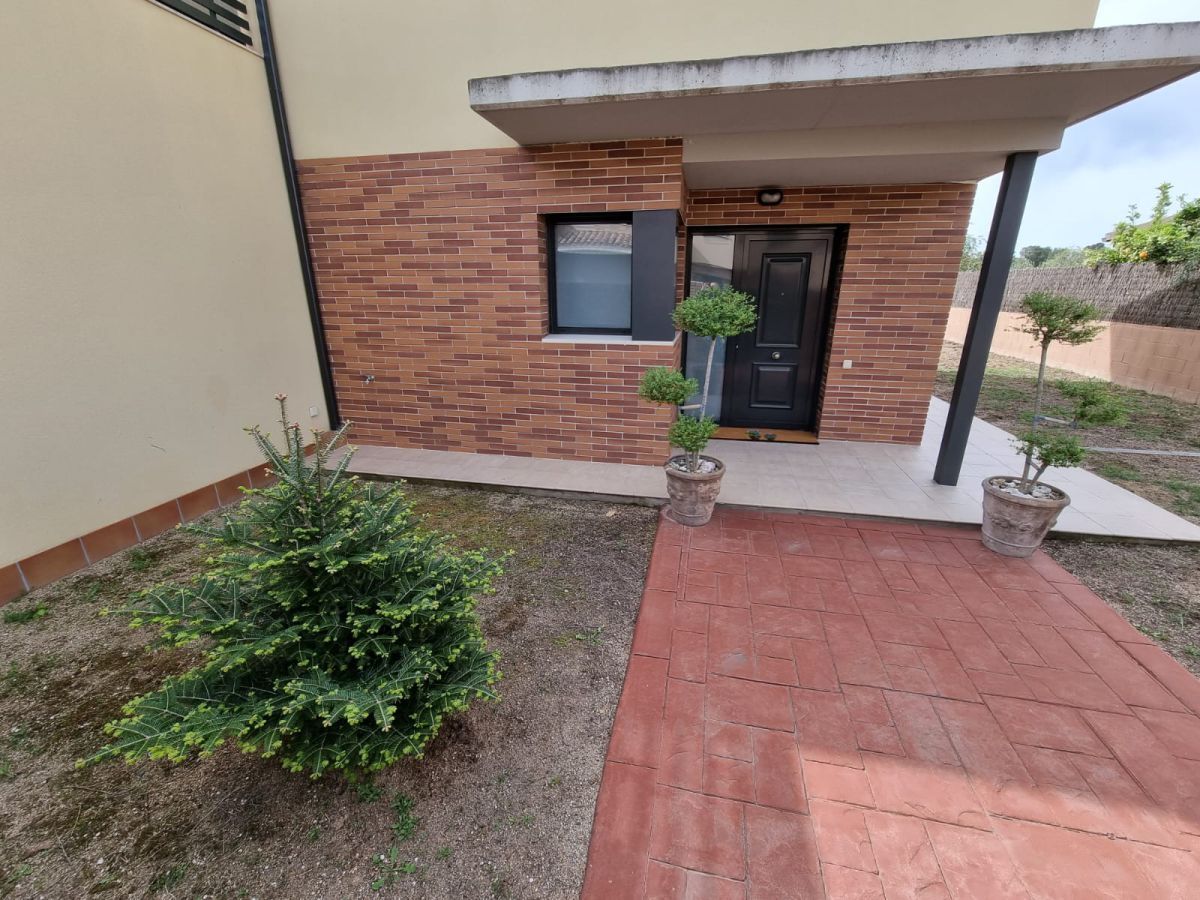 Vista exterior de Casa o xalet en venda en Abrera amb Calefacció