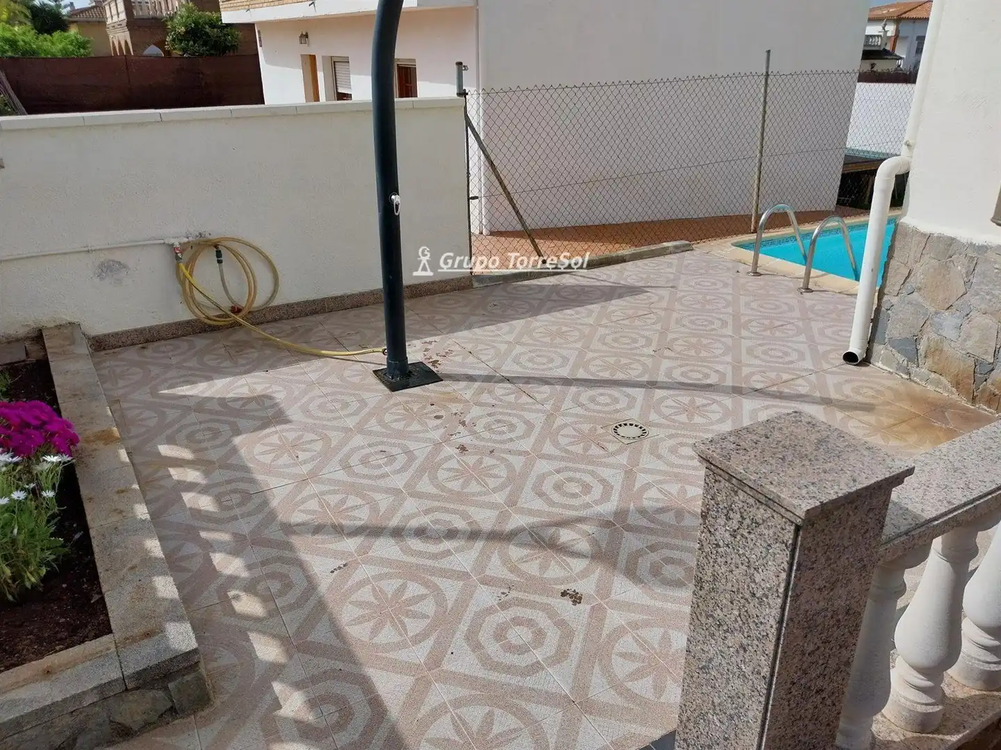 Casa adosada en venda a ENRIC MORERA, La Franquesa - Oasis Park