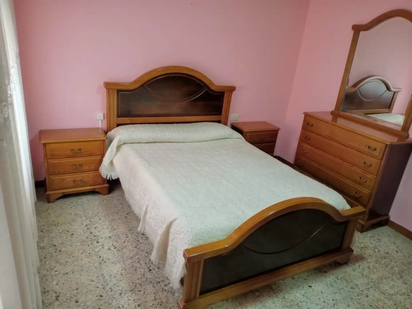 Dormitori de Casa adosada en venda en Cariño amb Traster