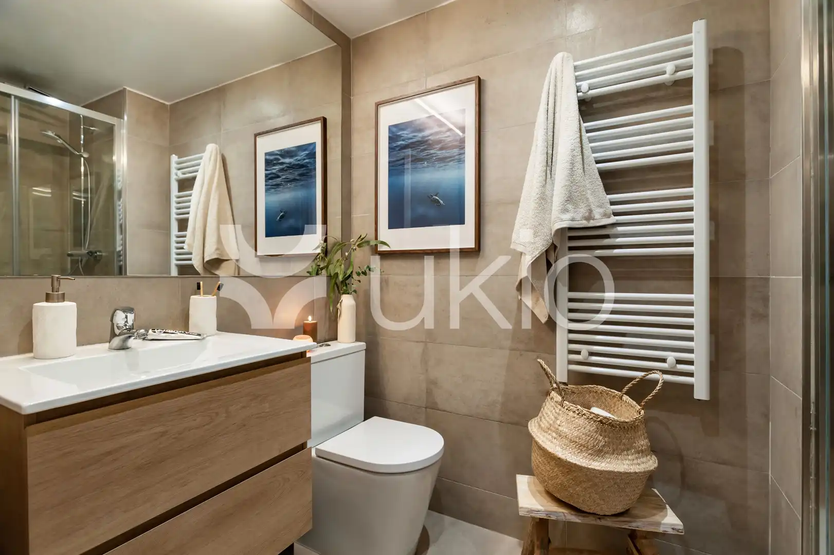 Bathroom of Apartments for rent in Barcelona  with Air Conditioner, Heating and Terrace