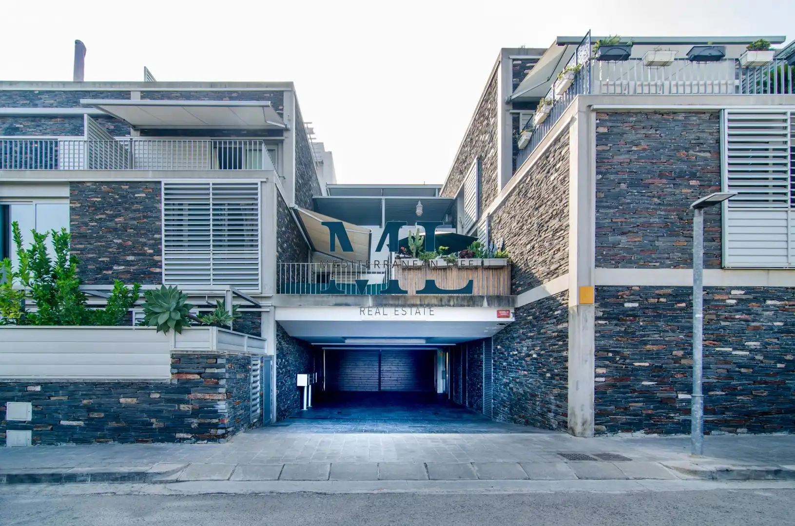 Vista exterior de Dúplex en venta en Sant Pere de Ribes con Calefacción, Jardín privado y Piscina