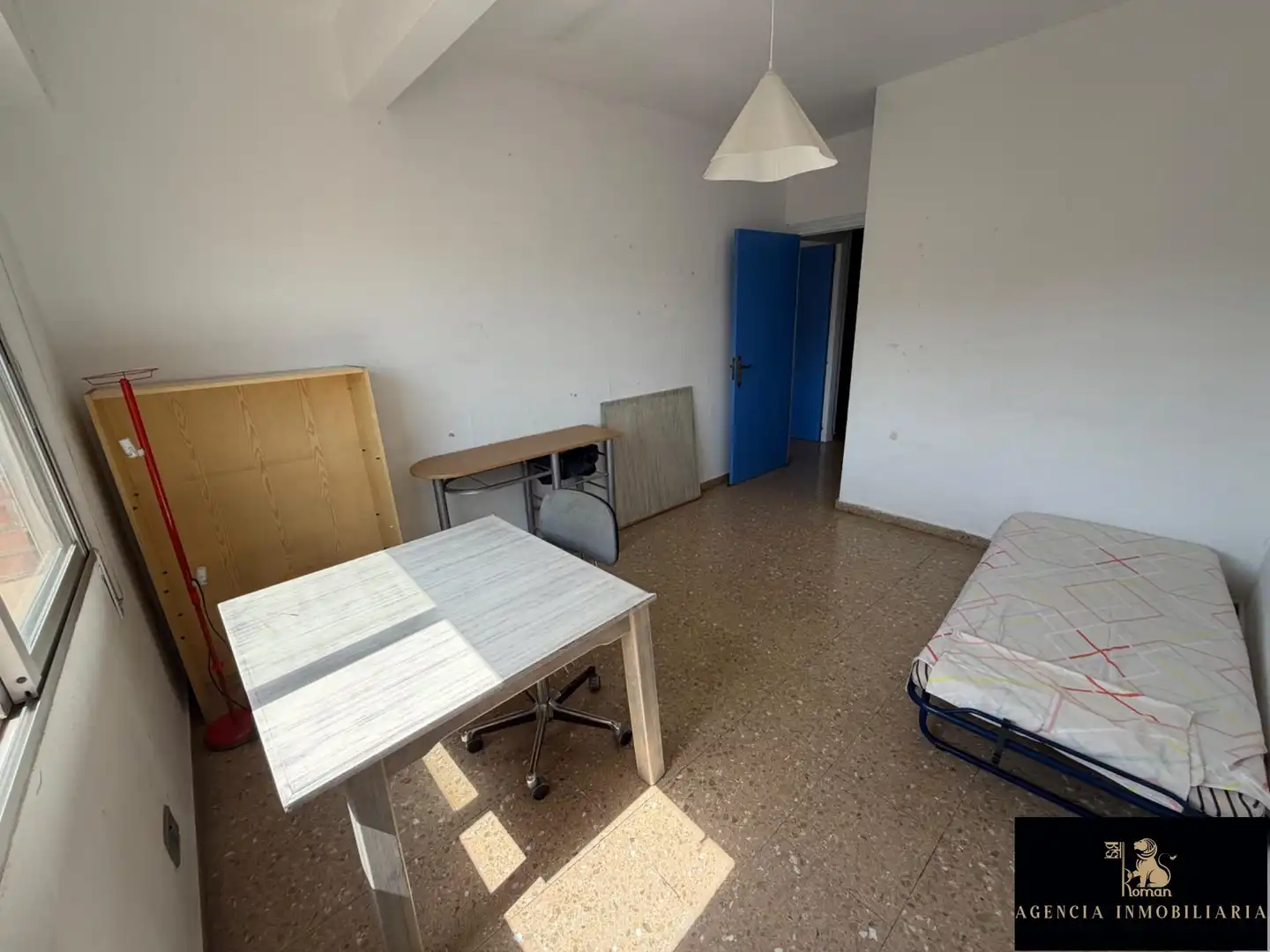 Habitación de Piso en venta en Murcia con Terraza y Balcón