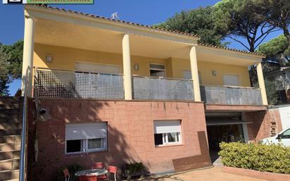 Vista exterior de Casa o xalet en venda en Caldes de Malavella amb Jardí privat i Terrassa