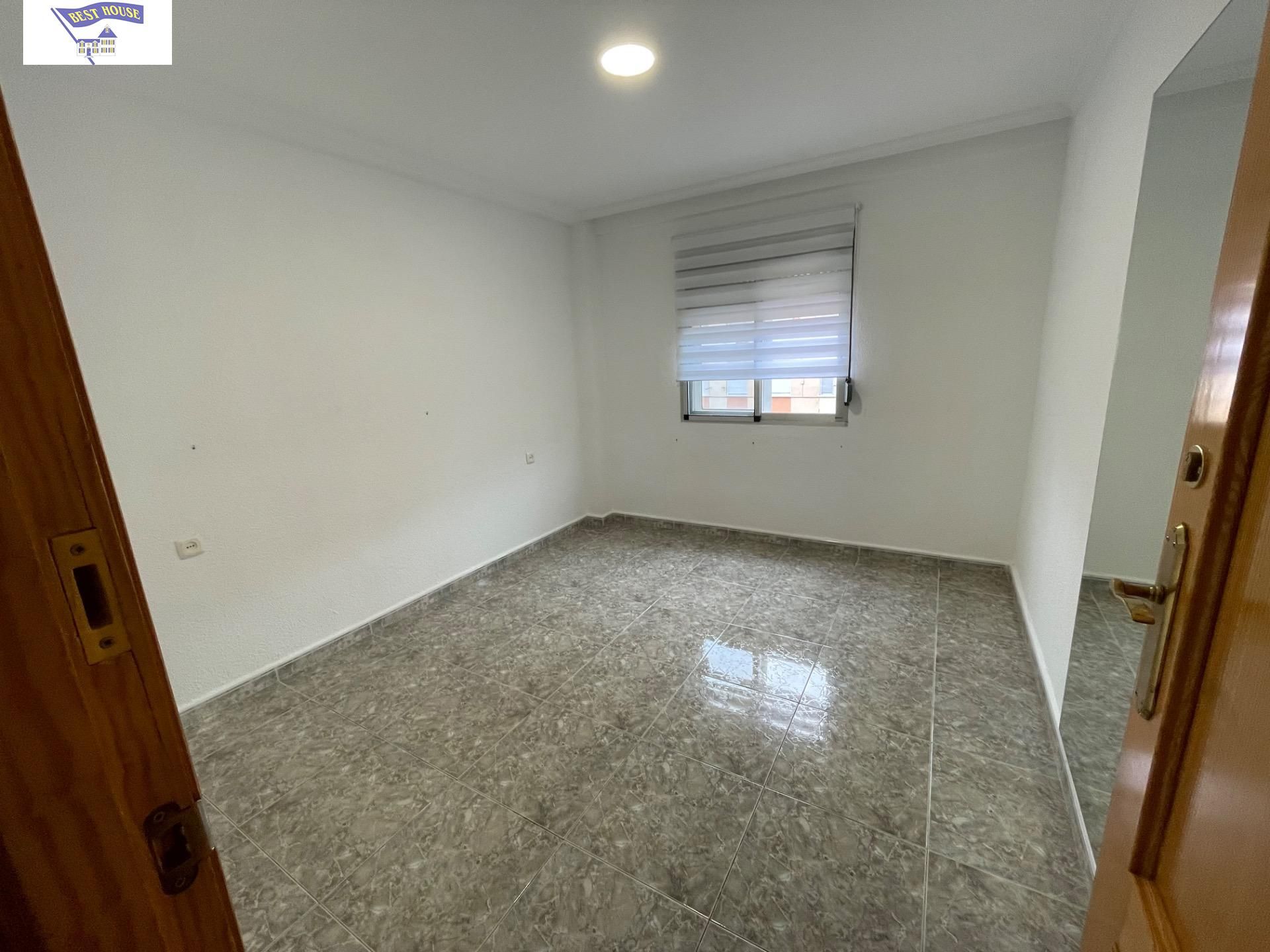 Habitación de Apartamento en venta en  Albacete Capital con Calefacción