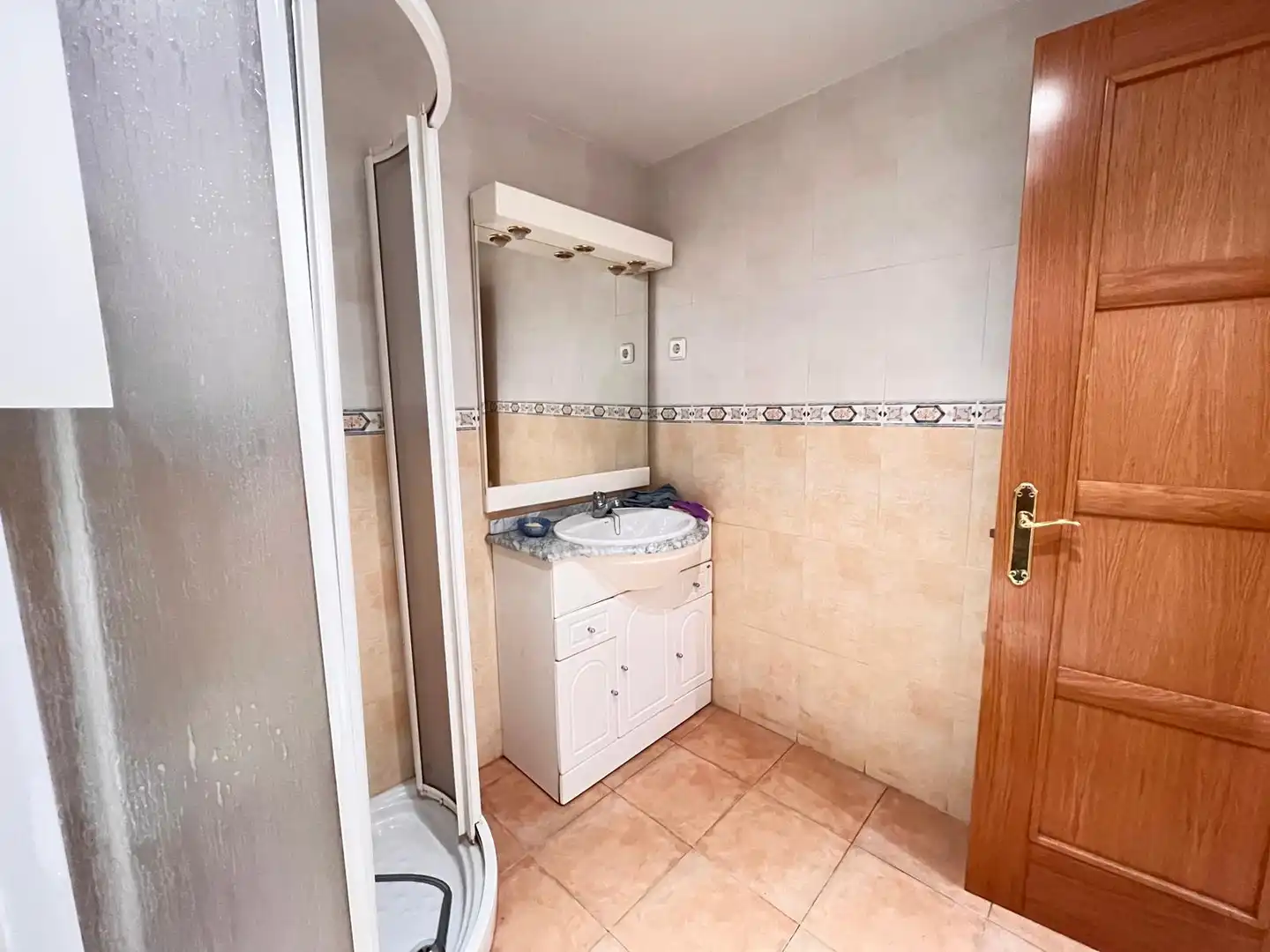 Badezimmer von Wohnung zum Verkauf in Los Navalmorales mit Klimaanlage und Heizung