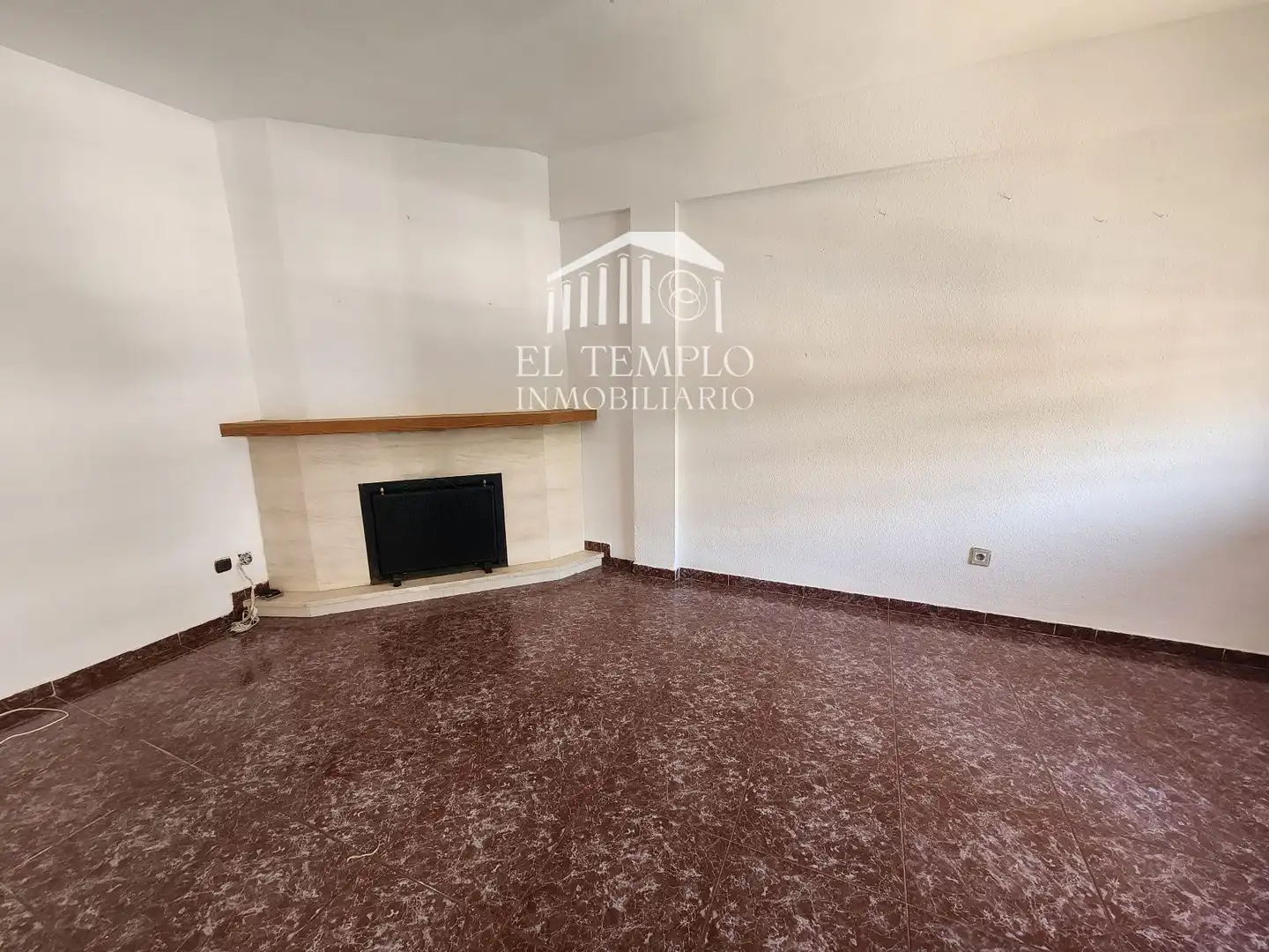 Sala d'estar de Casa adosada en venda en Onil amb Aire condicionat