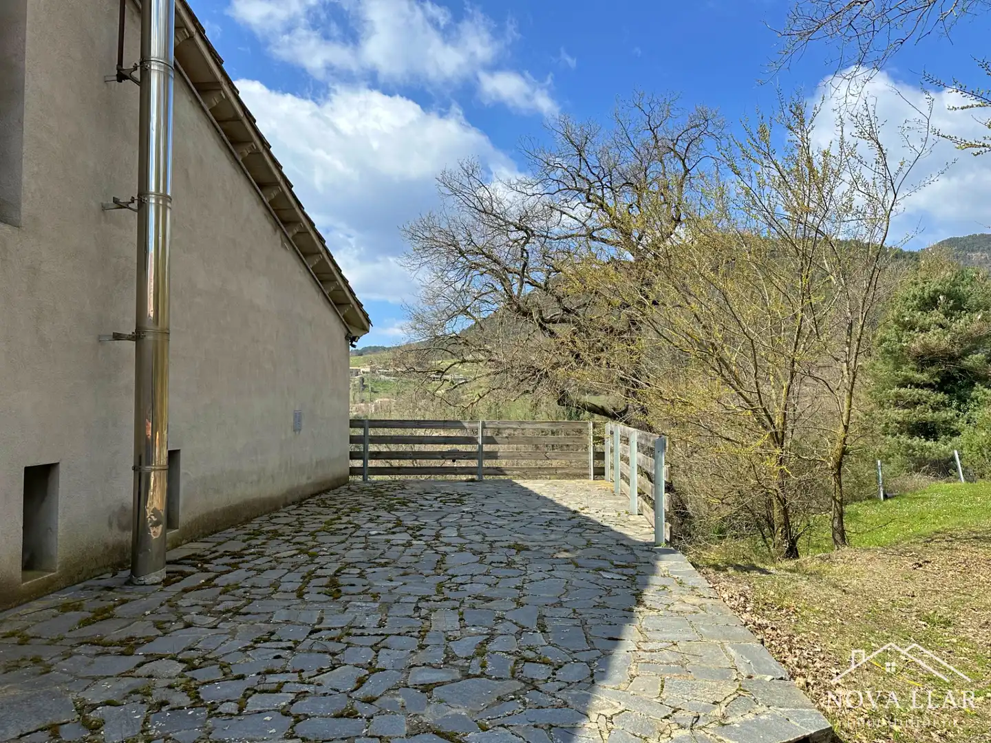 Vista exterior de Finca rústica en venta en Les Llosses con Calefacción, Jardín privado y Parquet