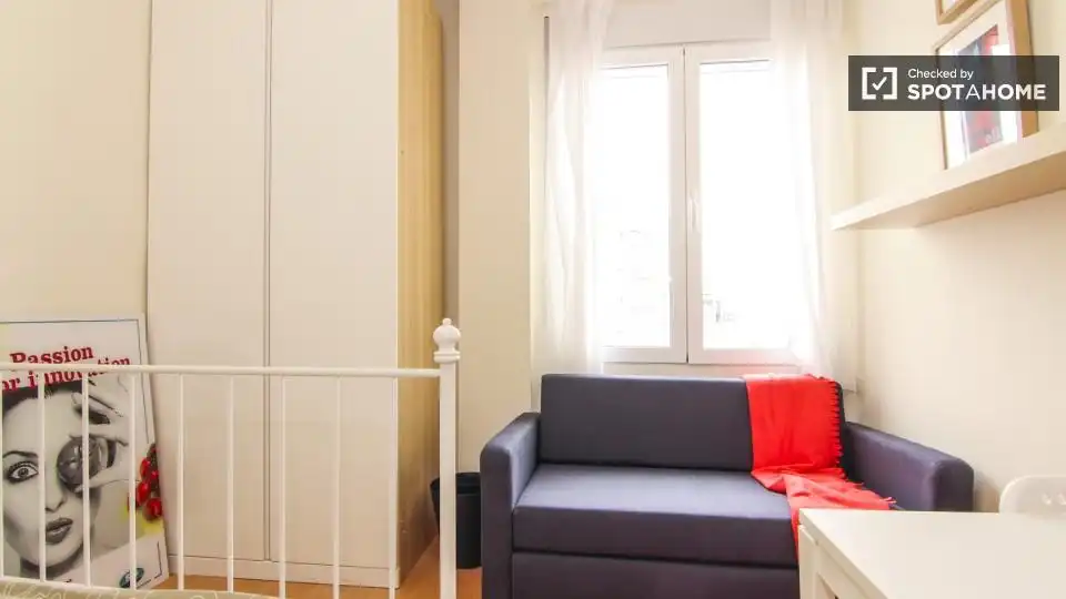 Habitación de Piso de alquiler en Valencia con Aire acondicionado, Calefacción y Amueblado