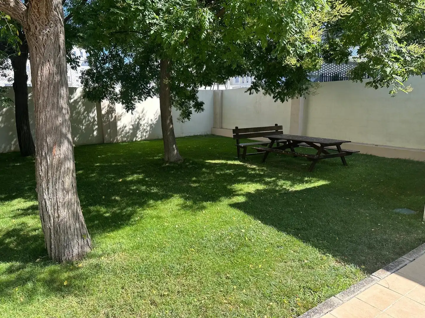 Jardí de Apartament de lloguer en Granada amb Aire condicionat, Calefacció i Moblat