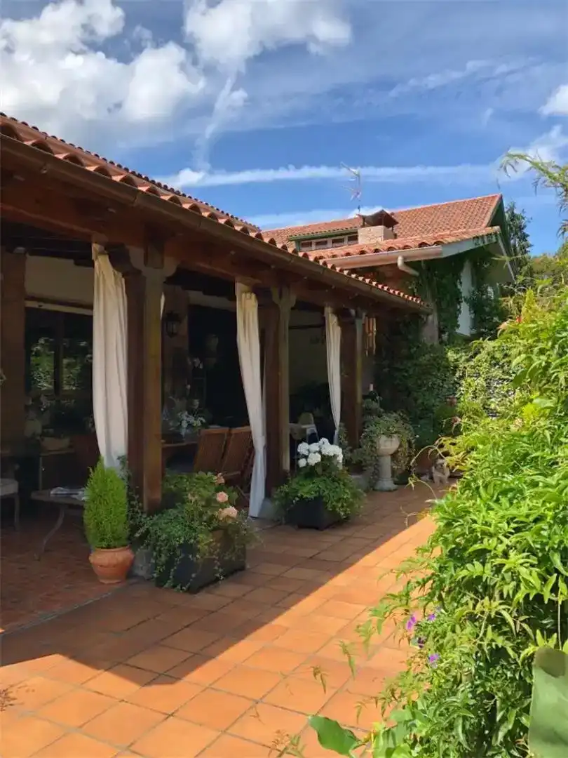 Terrassa de Casa o xalet en venda en Castrillón