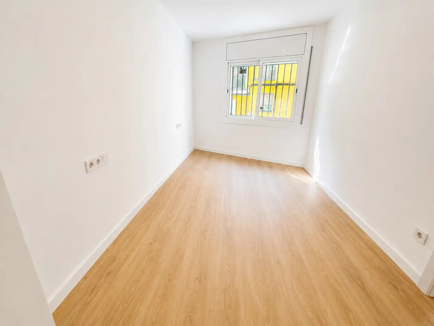 Piso con terraza en venta en Carrer dels Pirineus, imagen 8