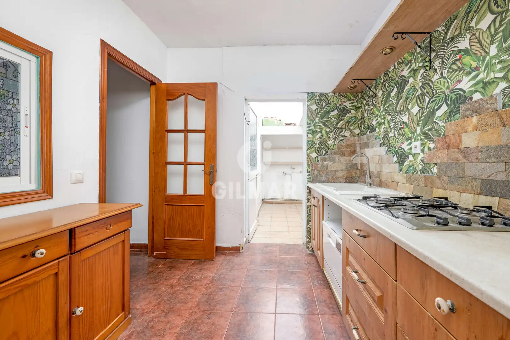 Cuina de Casa adosada en venda en Chiclana de la Frontera amb Jardí privat