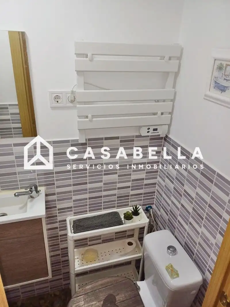 Badezimmer von Wohnung zur Miete in Valencia mit Klimaanlage, Heizung und Terrasse