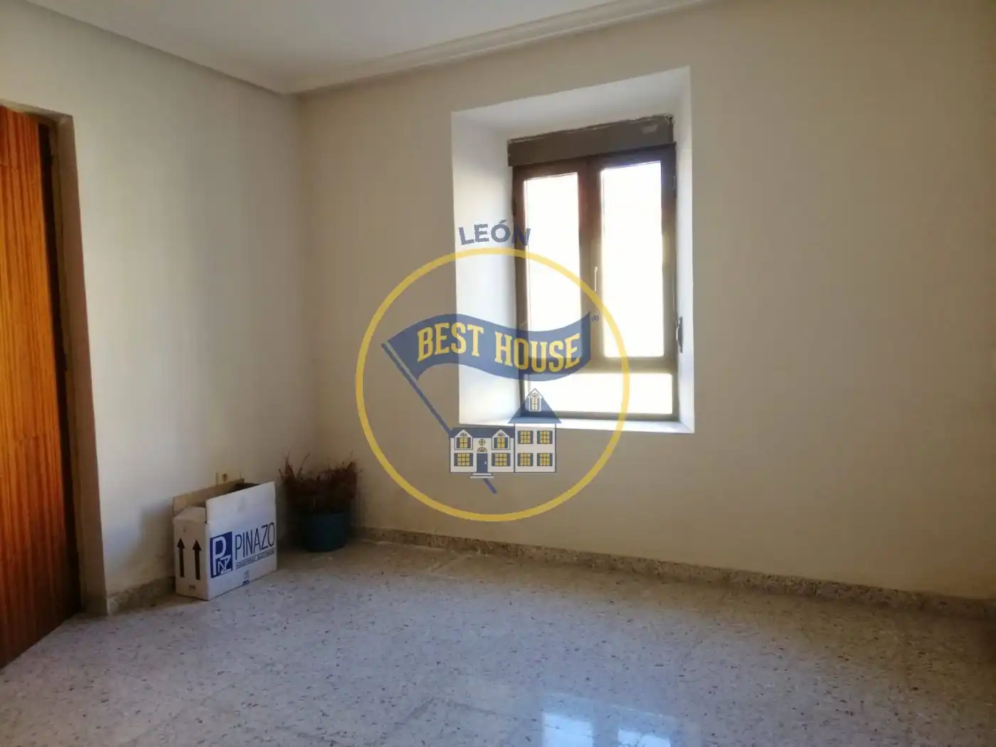 Dormitori de Casa o xalet en venda en Rioseco de Tapia amb Traster i Balcó