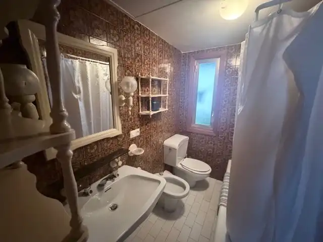 Baño de Piso en venta en Huelva con Aire acondicionado, Calefacción y Parquet
