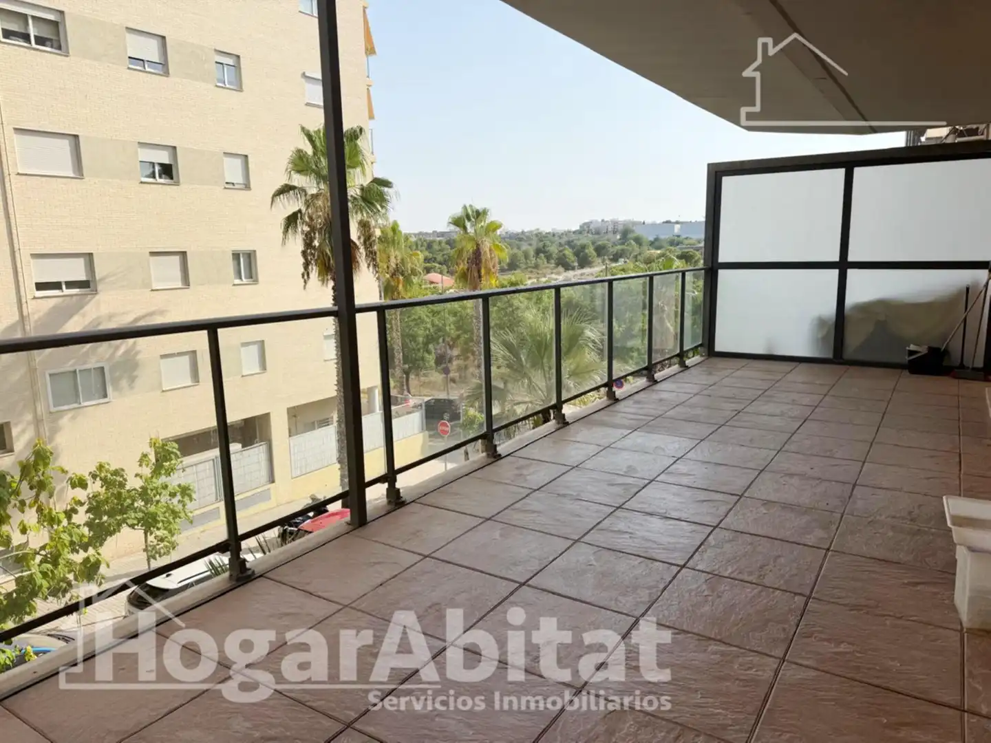 Terrassa de Pis de lloguer en Paterna amb Aire condicionat, Calefacció i Jardí privat