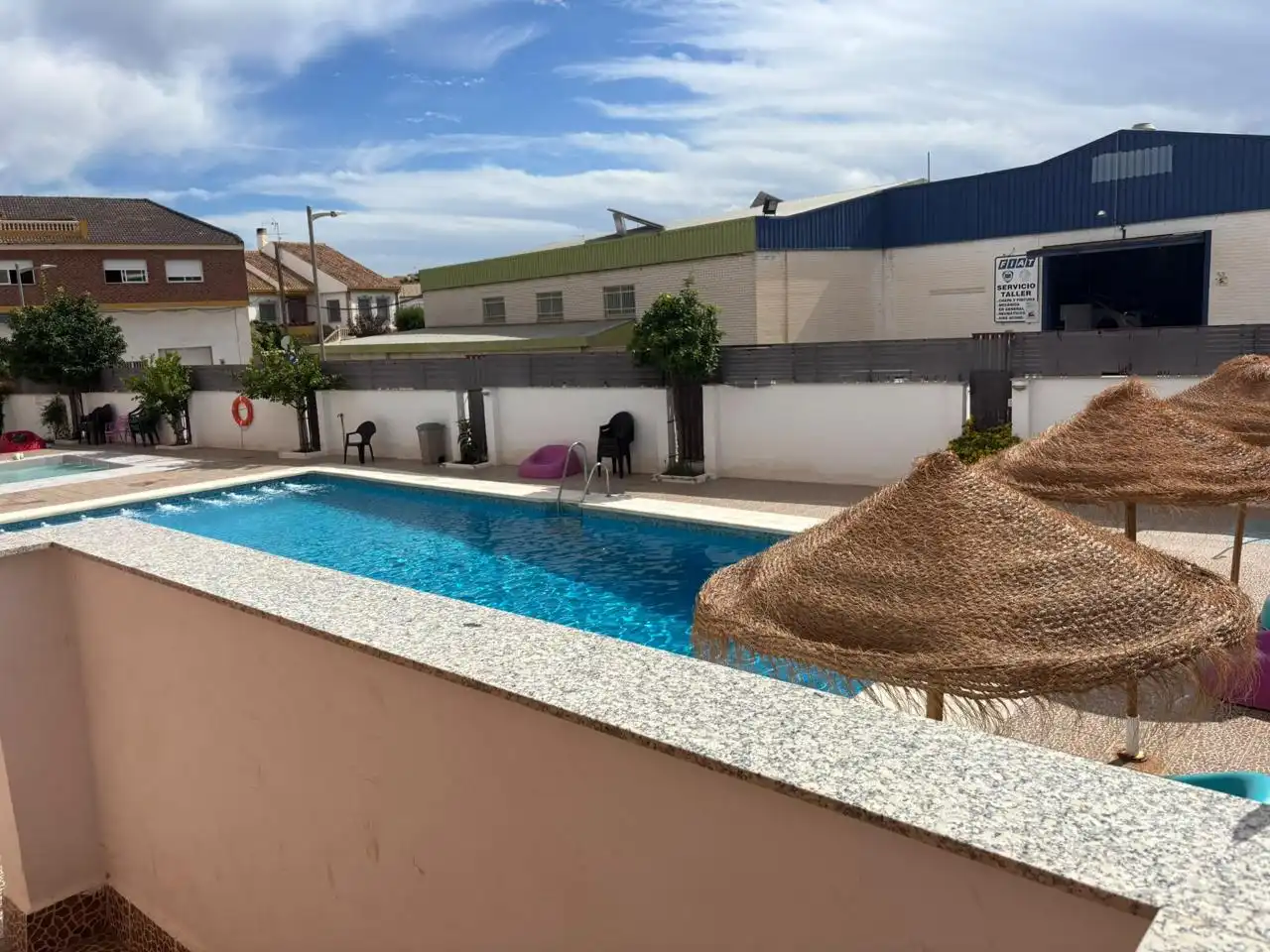 Piscina de Ático en venta en Churriana de la Vega con Calefacción, Terraza y Piscina comunitaria