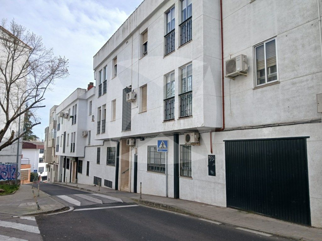 Vista exterior de Pis en venda en Cáceres Capital amb Aire condicionat i Moblat