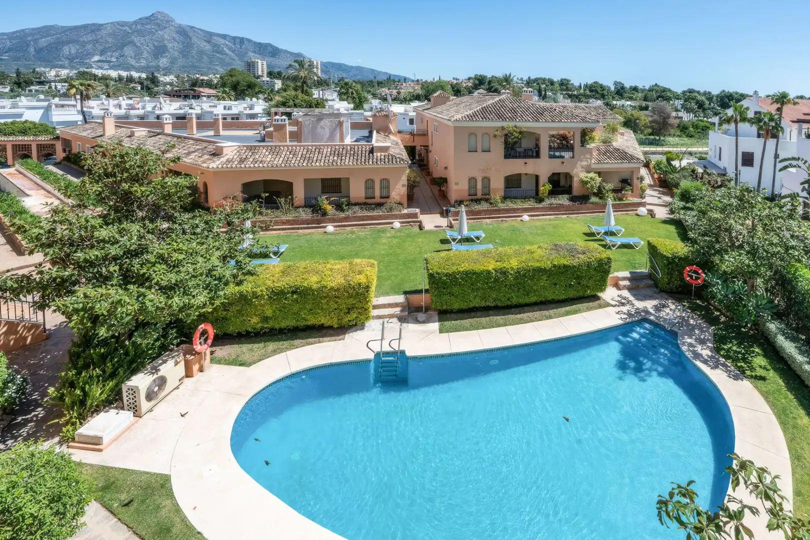 Jardí de Apartament de lloguer en Marbella amb Aire condicionat, Terrassa i Traster