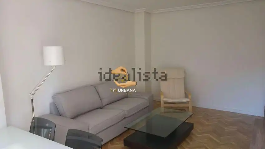 Sala de estar de Piso en venta en Salamanca con Calefacción, Terraza y Amueblado