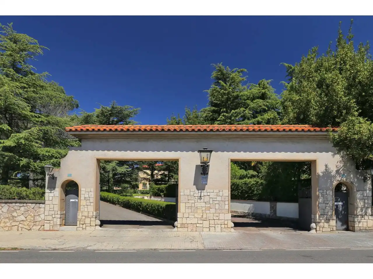 Vista exterior de Casa o chalet en venta en Terrassa con Calefacción, Jardín privado y Terraza